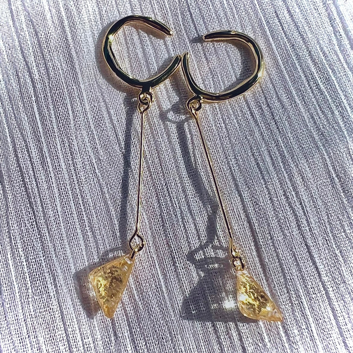 【イヤーカフ】　ゴールド　金継ぎ　斑